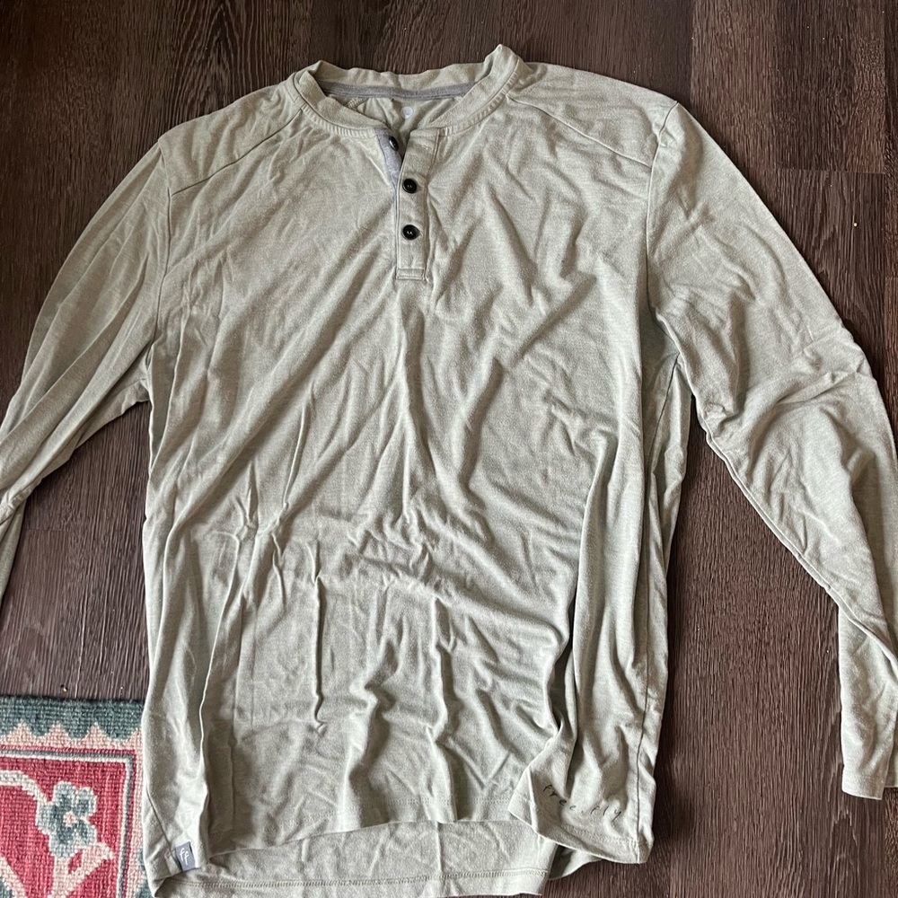 Large Free Fly lightweight Henley long sleeve (L)